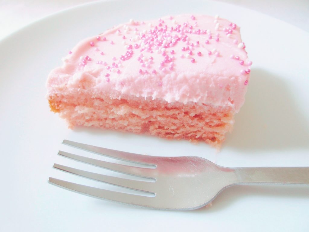 Pink velvet cake - bakewellmail