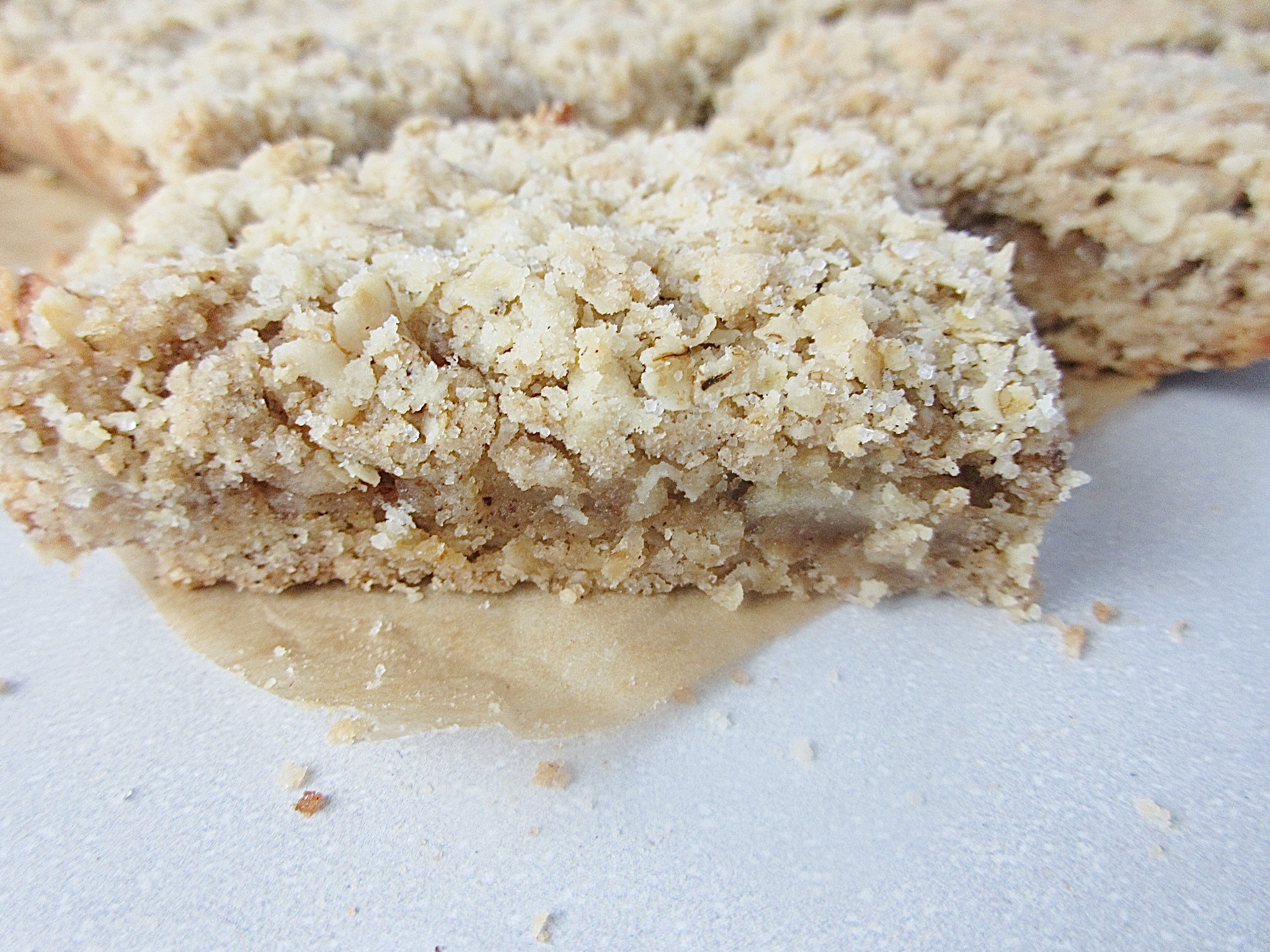 apple crumble slices