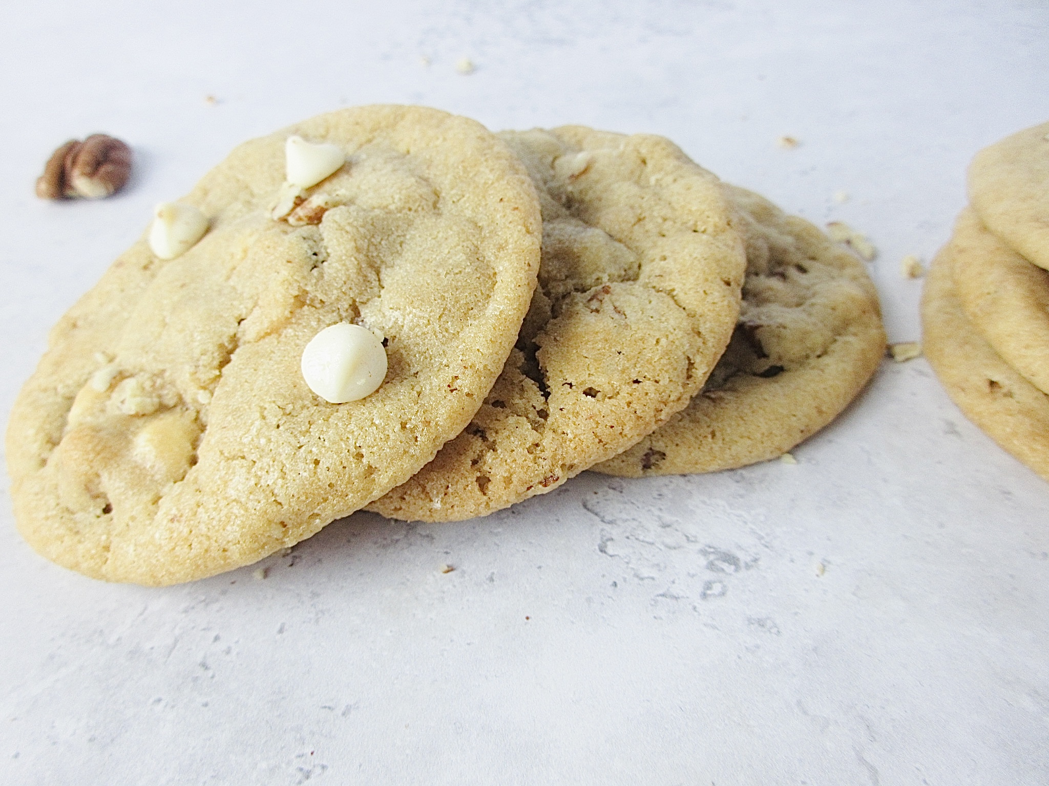 white chocolate cookies with pecan nuts