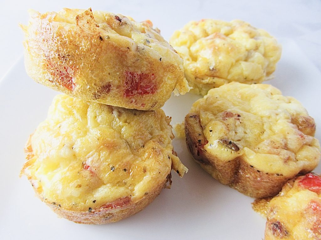 Cheesy Baked Egg and Bacon Muffins