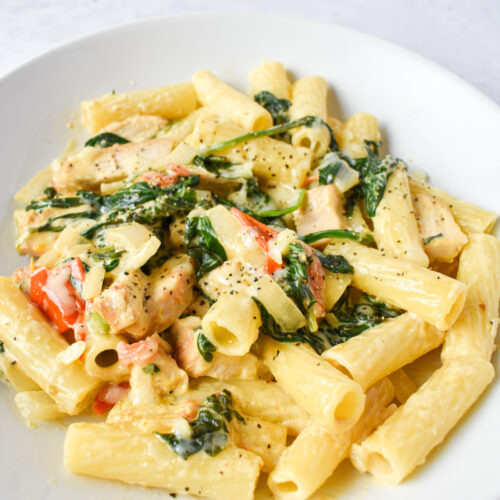 Creamy chicken spinach pasta