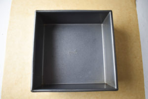 Baking tin and parchement paper