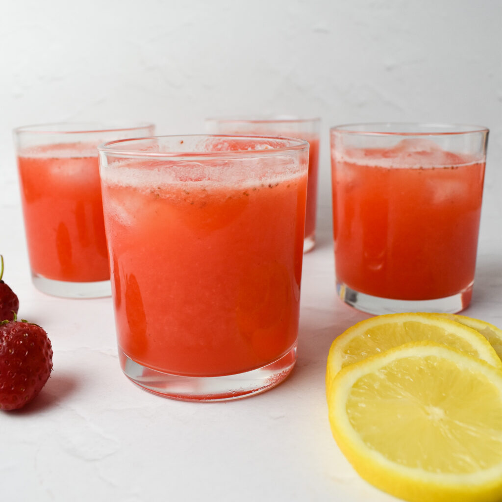 strawberry lemonade with lemon slices