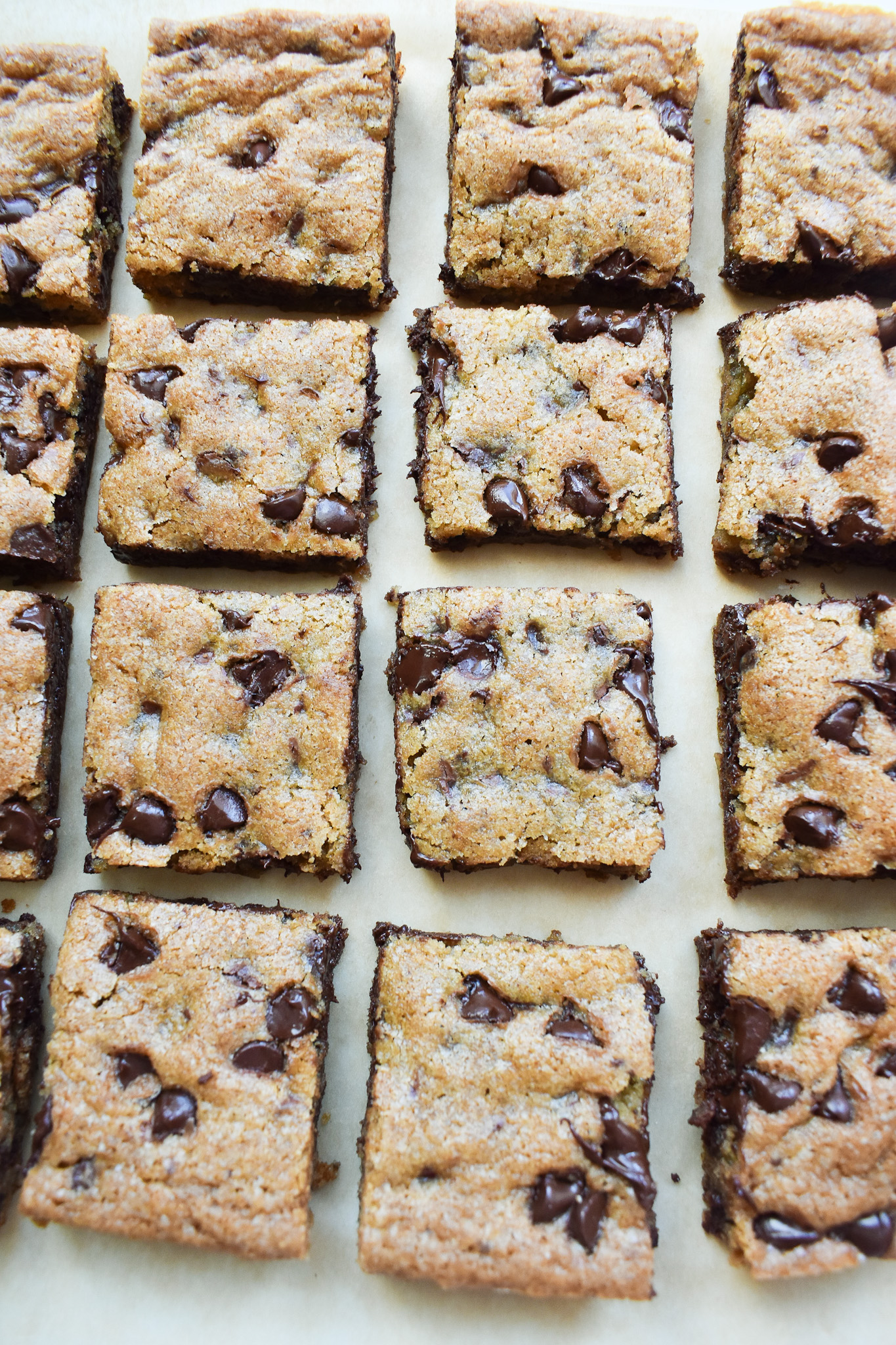 Chocolate chip cookie bars