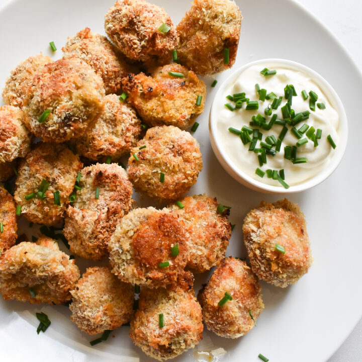 Baked Crispy Garlic Mushrooms - Andrea's Dainty Kitchen