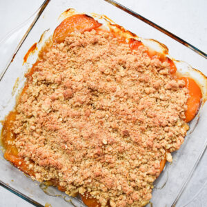 peach crumble