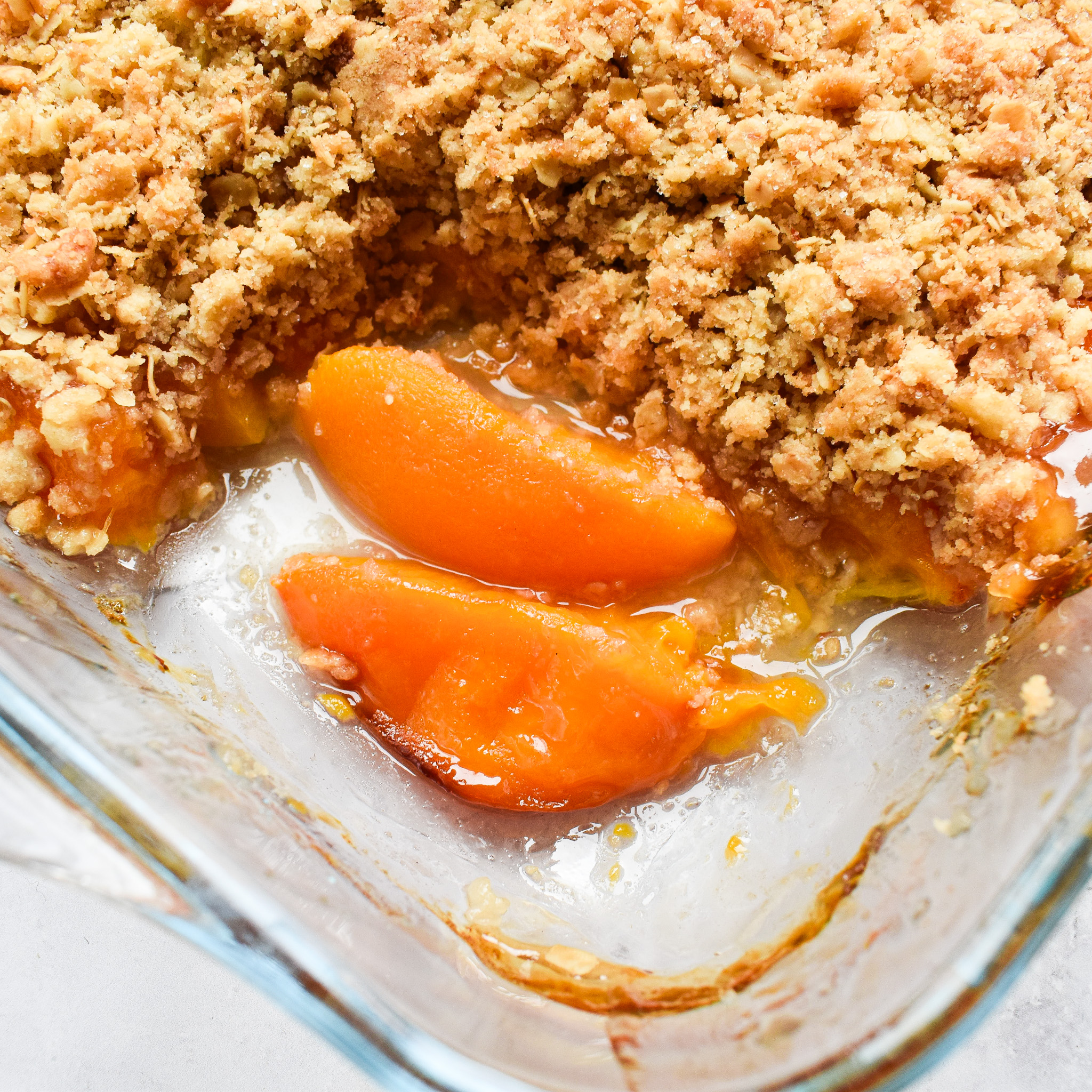 peach crumble