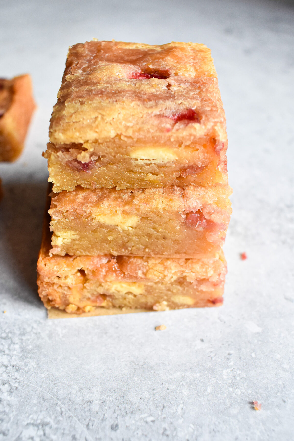 strawberry white chocolate blondies